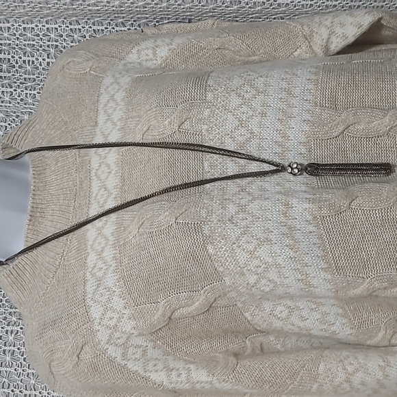 CROWN & IVY sweater size large - Picture 5 of 13